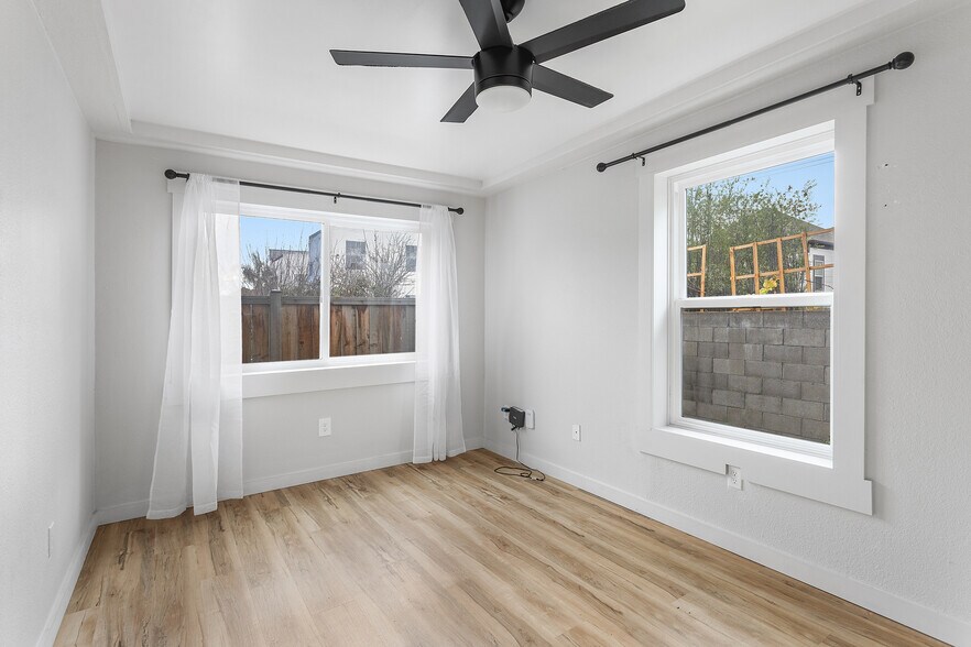 More Photos Of 3031 Chestnut St, Oakland Multifamily For Sale