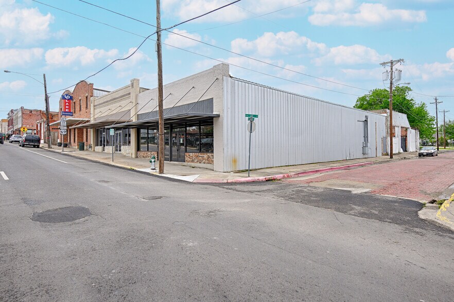 More Photos Of 2302-2304 Lee St, Greenville Freestanding For Lease