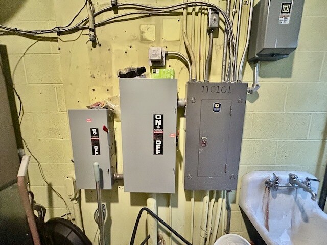 More Photos Of 2455 Stanley Ave, Dayton Auto Dealership For Sale