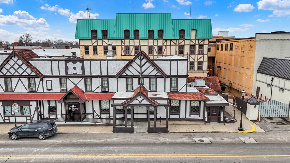 More Photos Of 35 S Main St, Batesville Warehouse For Sale