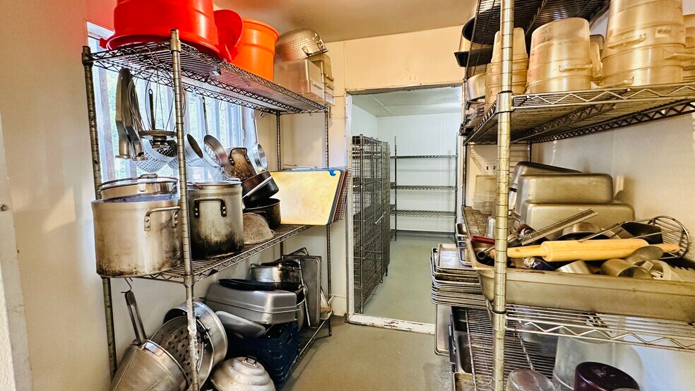 More Photos Of 54905 N Circle Dr, Idyllwild-Pine Cove Restaurant For Lease