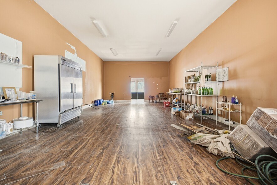 More Photos Of 1160-1164 S Brook St, Louisville Storefront Retail Office For Sale