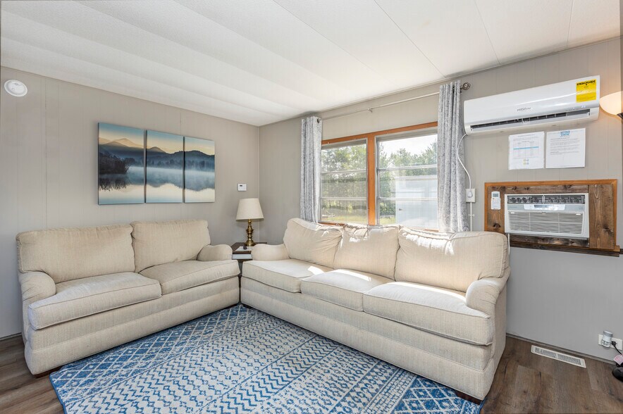 More Photos Of 6100 M-68 Hwy, Indian River Hotel For Sale