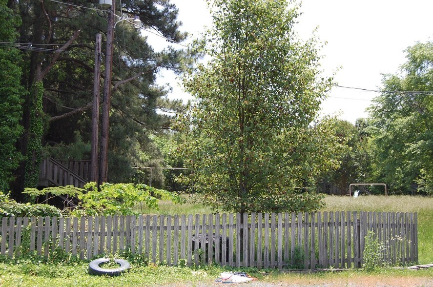 More Photos Of Weaver Dairy Rd @ MLK Jr Blvd, Chapel Hill Land For Sale