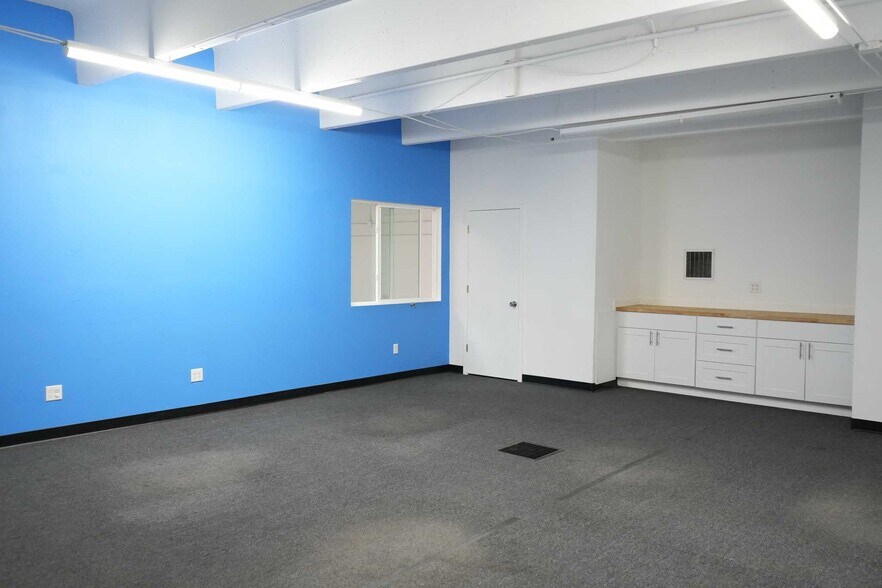 More Photos Of 4850-4878 Northpark Dr, Colorado Springs Warehouse For Lease