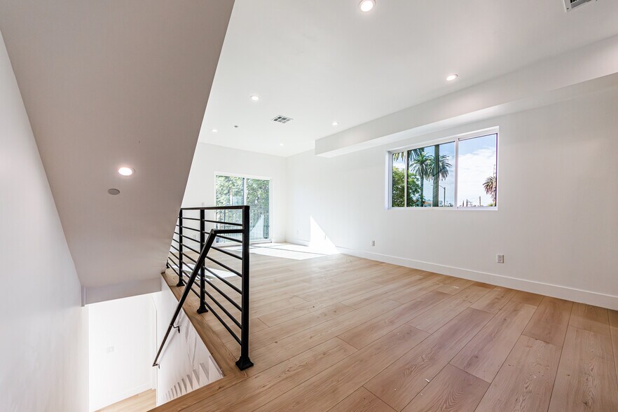 More Photos Of 5209 W 20th St, Los Angeles Multifamily For Sale