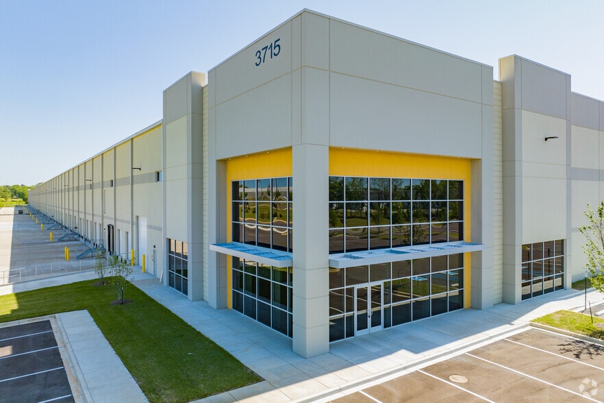 More Photos Of 3715 US Hwy 51, Southaven Distribution For Lease