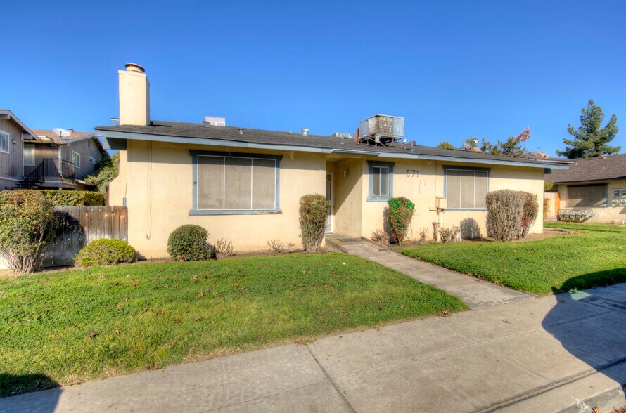 More Photos Of 571 W Ashlan Ave, Clovis Apartments For Sale