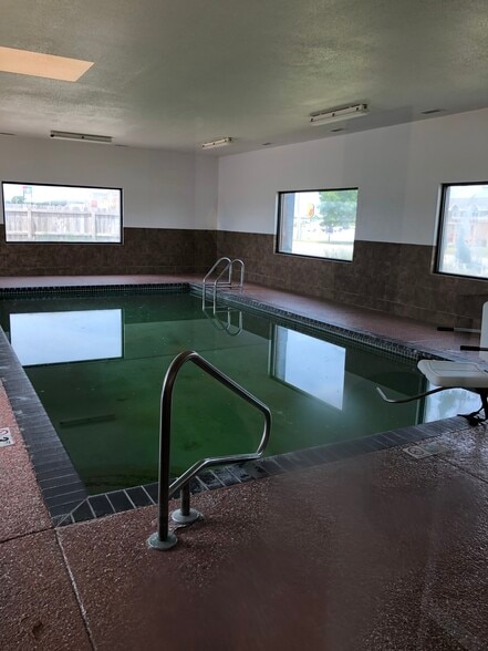 More Photos Of 2600 SE 16th St, Ames Hotel For Sale