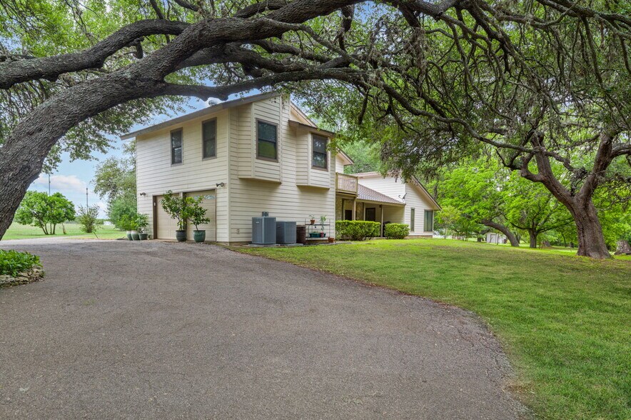 More Photos Of 8210 E FM 1518 N, Schertz Industrial For Sale