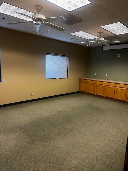 More Photos Of 7505 E Harvard Ave, Denver Flex For Sale