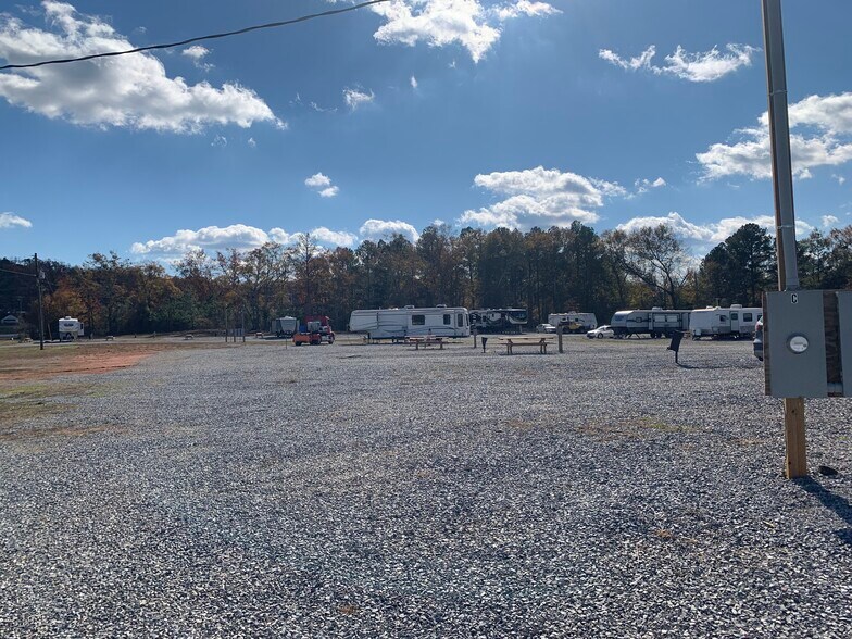 More Photos Of , Oxford Trailer Camper Park For Sale