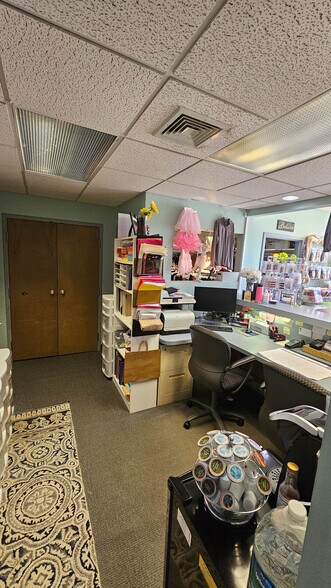 More Photos Of 850 N West End Blvd, Quakertown Freestanding For Sale