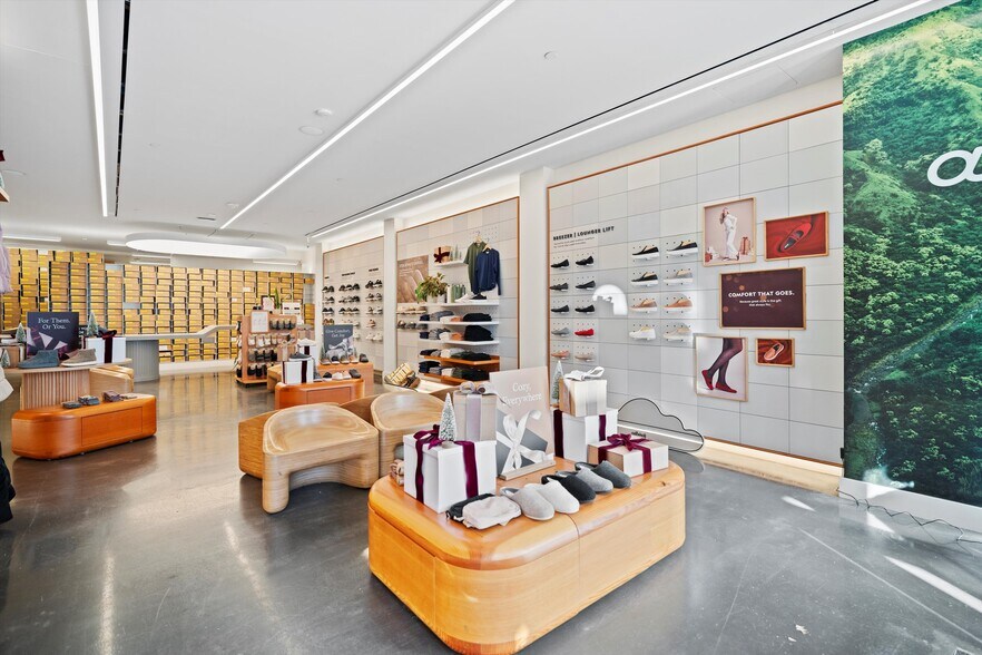 More Photos Of 3135 M St NW, Washington Storefront For Lease