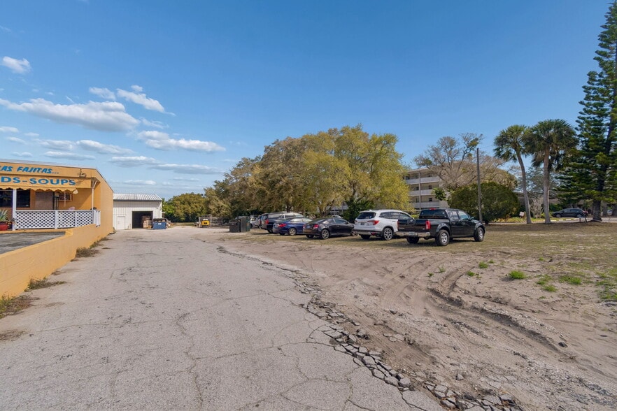 More Photos Of 1277 S Highland Ave, Clearwater Freestanding For Lease