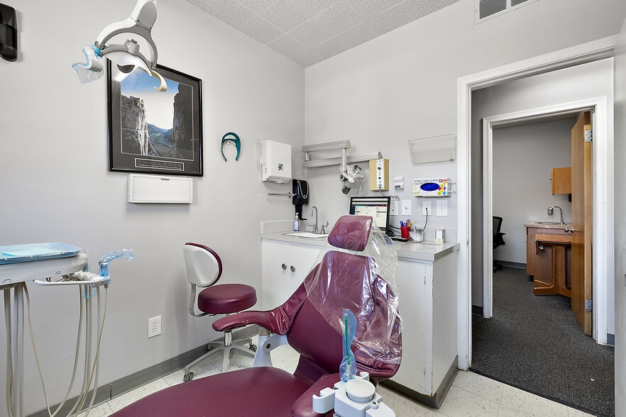 More Photos Of 16068 E 8 Mile Rd, Detroit Medical For Sale