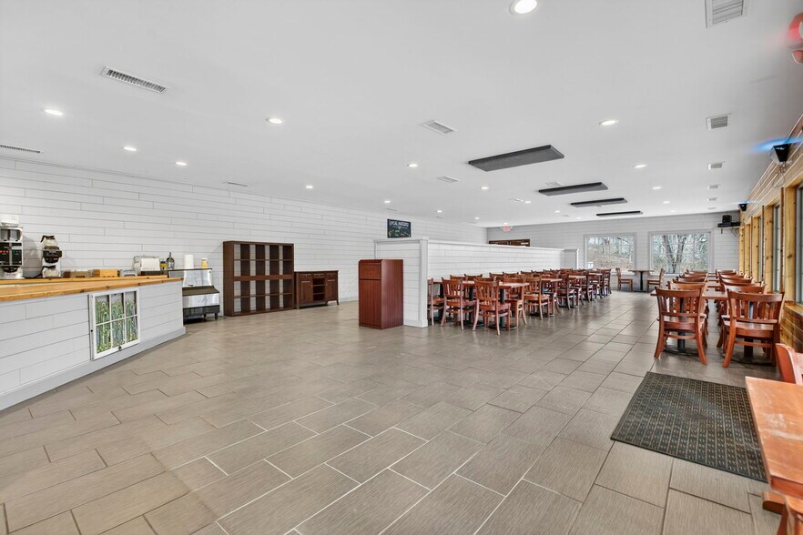 More Photos Of 11669 Lee Hwy, Sperryville Restaurant For Sale