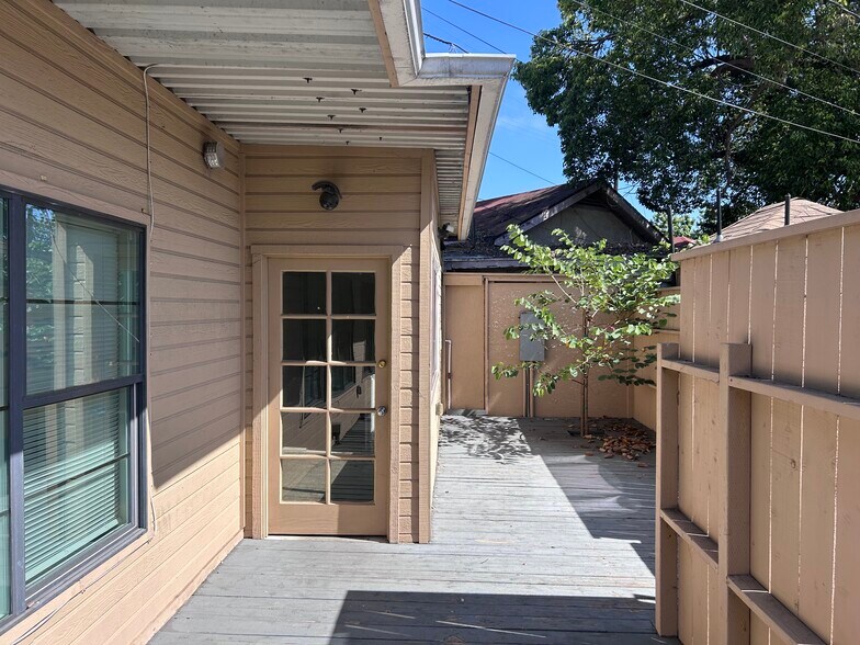 More Photos Of 2328 Newton Ave, San Diego Flex For Lease