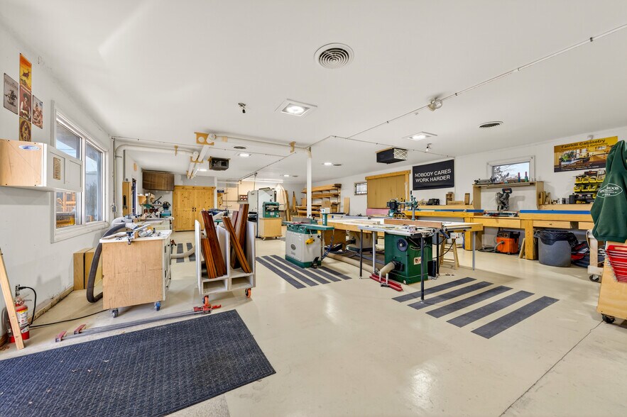 More Photos Of 719 Ridge Rd, Sellersville Flex For Sale