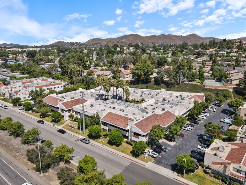 More Photos Of 30423 Canwood St, Agoura Hills Office For Sale