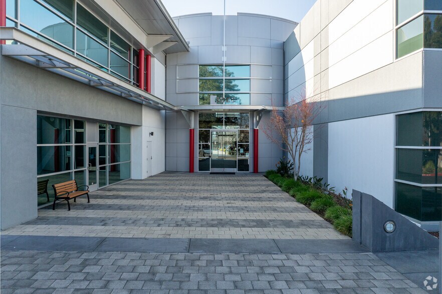 More Photos Of 1175 Elko Dr, Sunnyvale Research And Development For Lease
