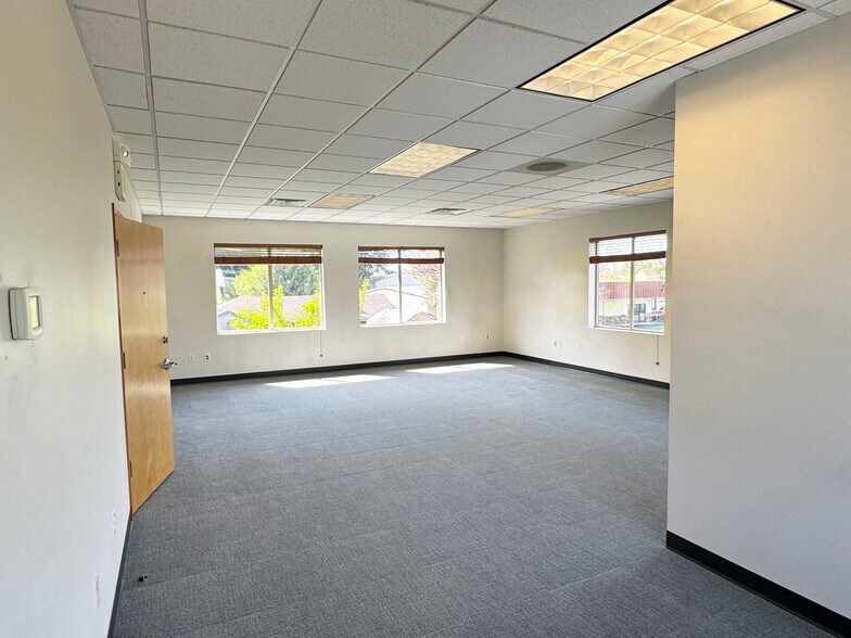 Primary Photo Of 1110 Golf Club Rd SE, Lacey Loft Creative Space For Lease