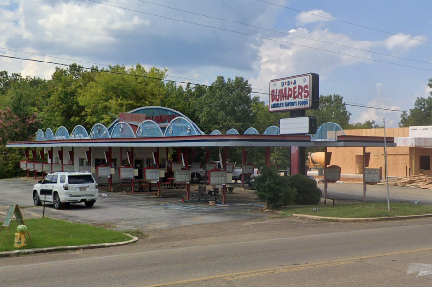 Primary Photo Of 811 N 2nd St, Booneville Restaurant For Sale