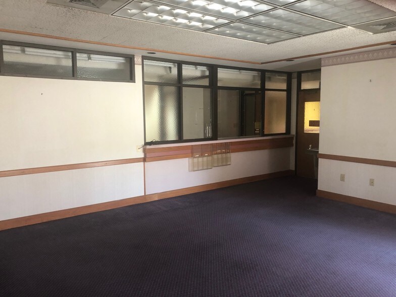 More Photos Of 1629 10th Ave, Columbus Medical For Lease
