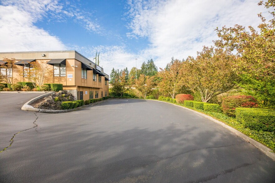 More Photos Of 9502 19th Ave SE, Everett Office For Lease