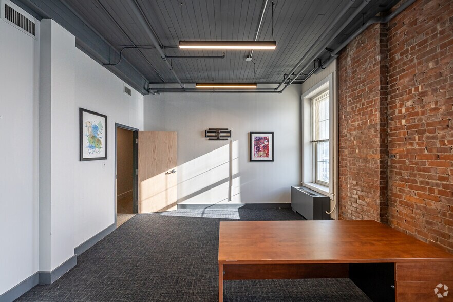 More Photos Of 366-386 Main St, Middletown Office For Lease