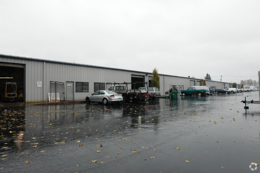 More Photos Of 845 NW Dunbar Rd, Troutdale Flex For Sale