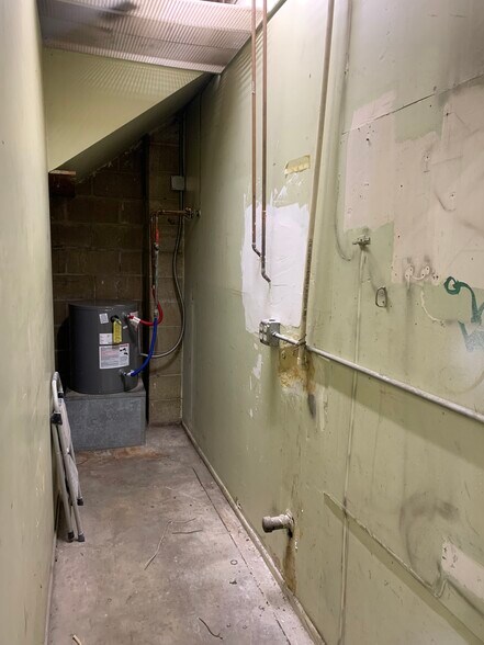 More Photos Of 3939 E Cesar E Chavez Ave, Los Angeles Flex For Lease