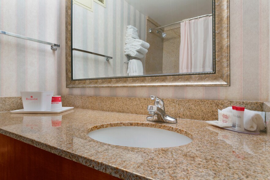 More Photos Of 1400 Interchange Ave, Bismarck Hotel For Sale