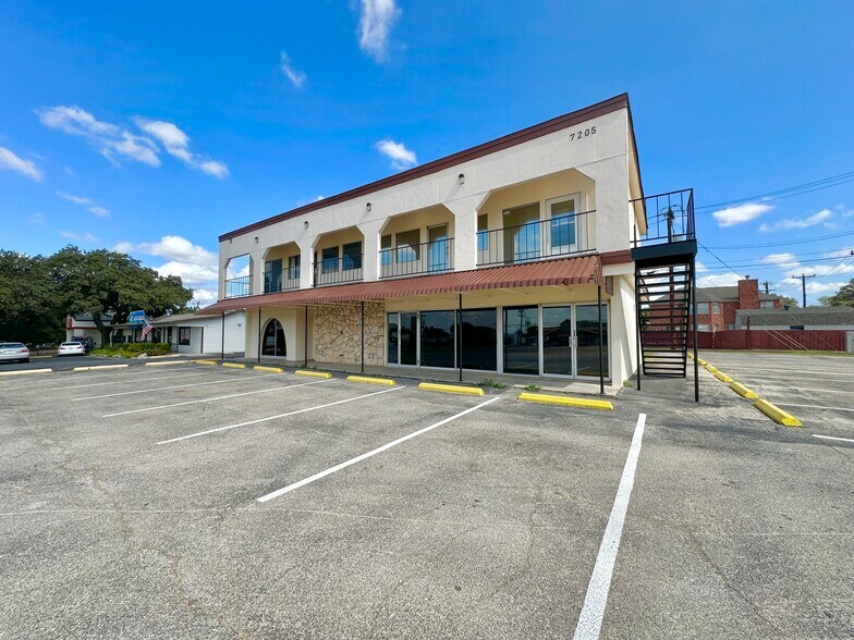 More Photos Of 7205 Bandera Rd, San Antonio Unknown For Lease