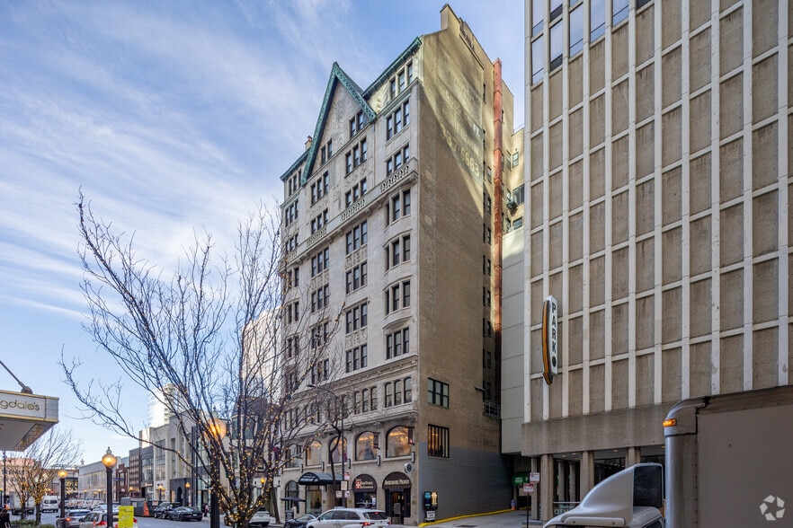 More Photos Of 70 E Walton St, Chicago Apartments For Lease