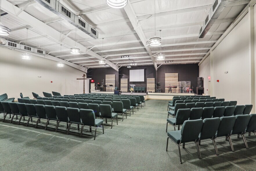 More Photos Of 3001 New Highway 51, La Place Religious Facility For Lease