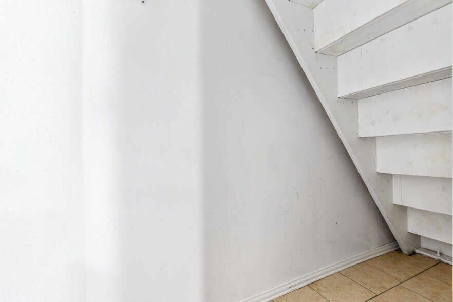 More Photos Of 103 W Main St, Itasca Storefront Retail Office For Sale