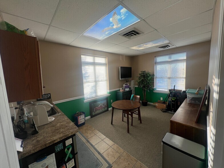 More Photos Of 5720 Gateway, Mason Loft Creative Space For Sale