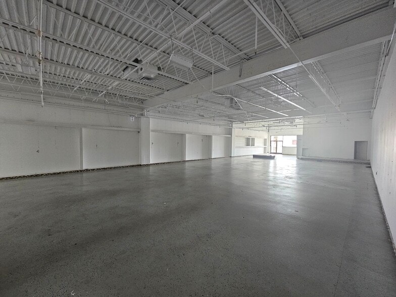 More Photos Of 8175 Cliffdale Rd, Fayetteville Unknown For Lease