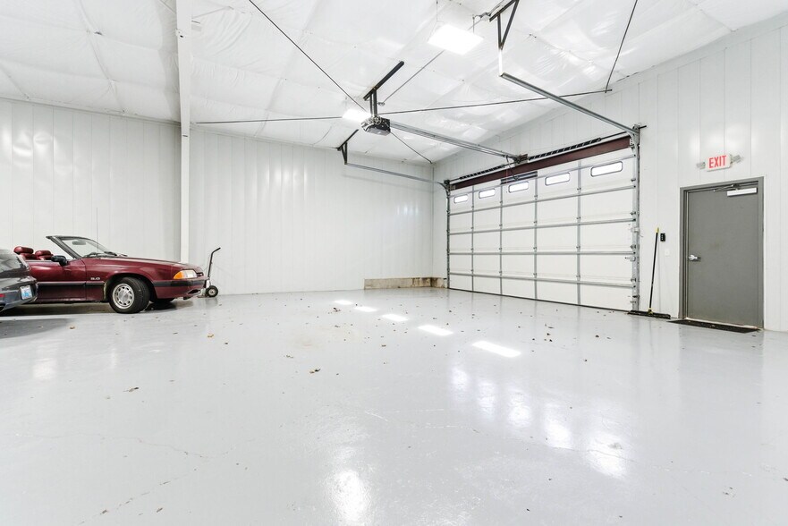 More Photos Of 13720 Aiken Rd, Louisville Warehouse For Sale
