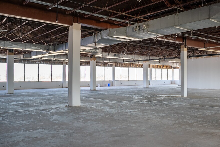 More Photos Of 7604 Kempwood Dr, Houston Light Distribution For Lease