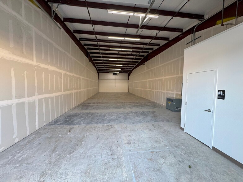 More Photos Of 167 E 900 S, Provo Manufacturing For Lease