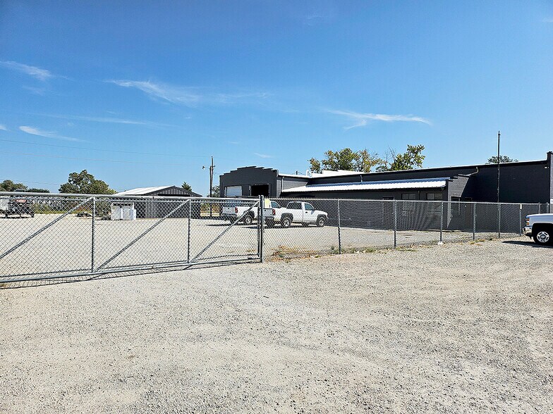 More Photos Of 1060 W Kansas Ave, Mcpherson Freestanding For Sale