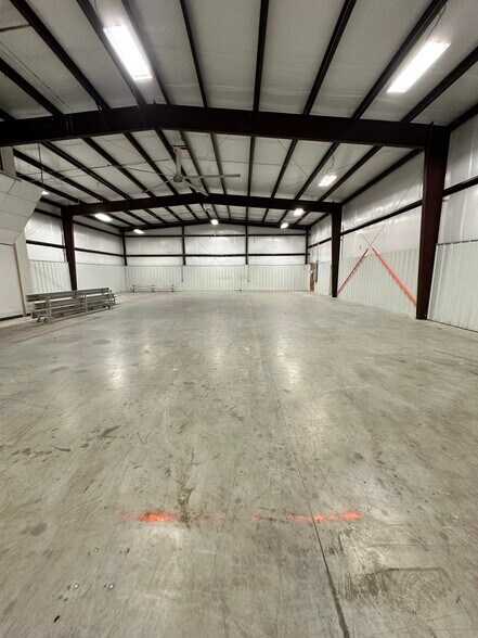 More Photos Of 18519 Imperial Valley Dr, Houston Light Distribution For Lease