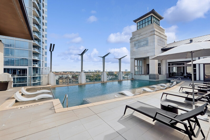 More Photos Of 2800 Kirby Dr, Houston Apartments For Lease