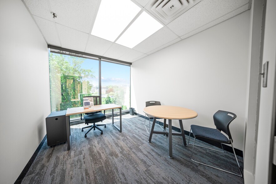 More Photos Of 4807 Rockside Rd, Independence Coworking Space