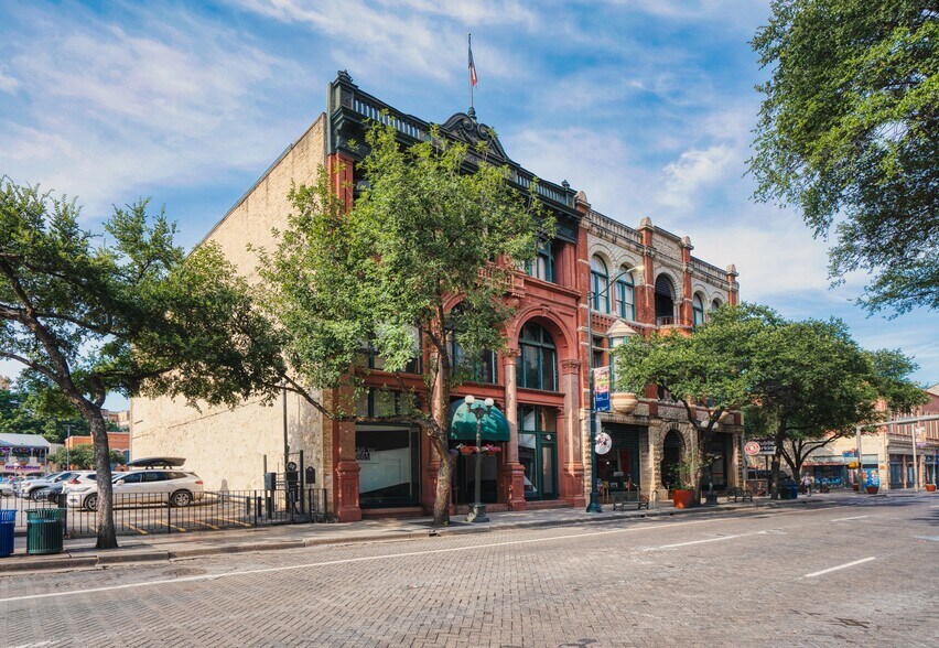 Primary Photo Of 309 E Commerce St, San Antonio Office For Lease