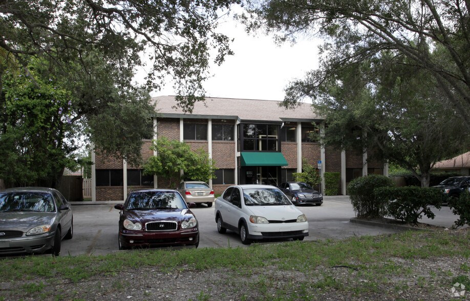 More Photos Of 2017 Fiesta Dr, Sarasota Office For Lease