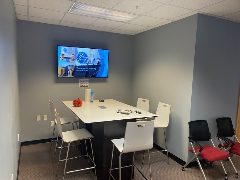 More Photos Of 7633 Ganser Way, Madison Office For Lease