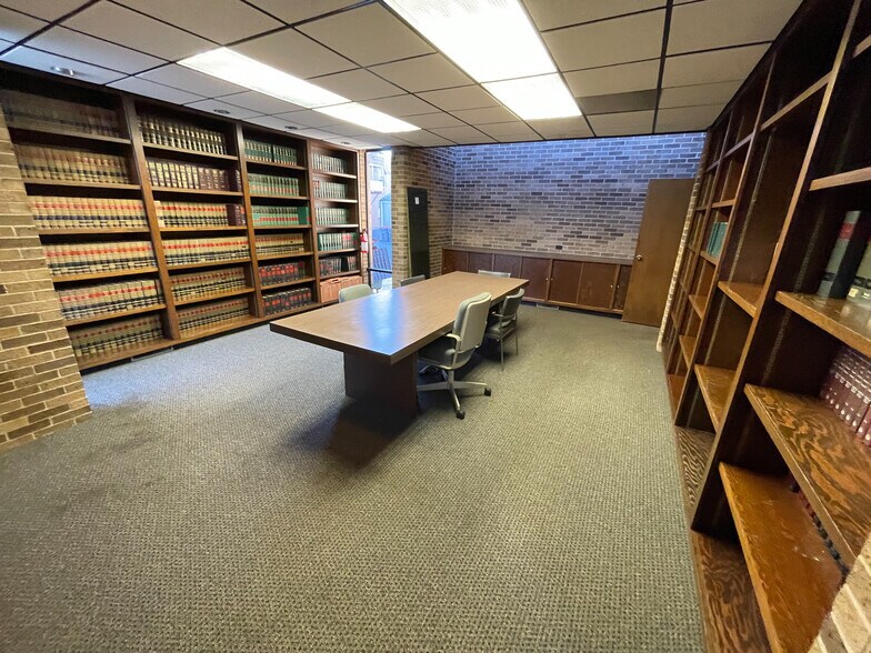 More Photos Of 1126 6th Ave, Beaver Falls Office For Lease